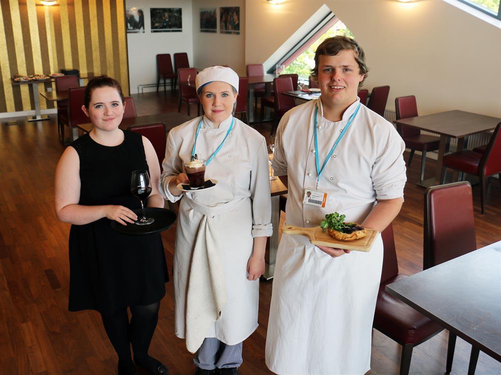 (lr) Elizabeth Browne, Holly Eddishaw and Nathaniel Weaver all set for their culinary extravaganza