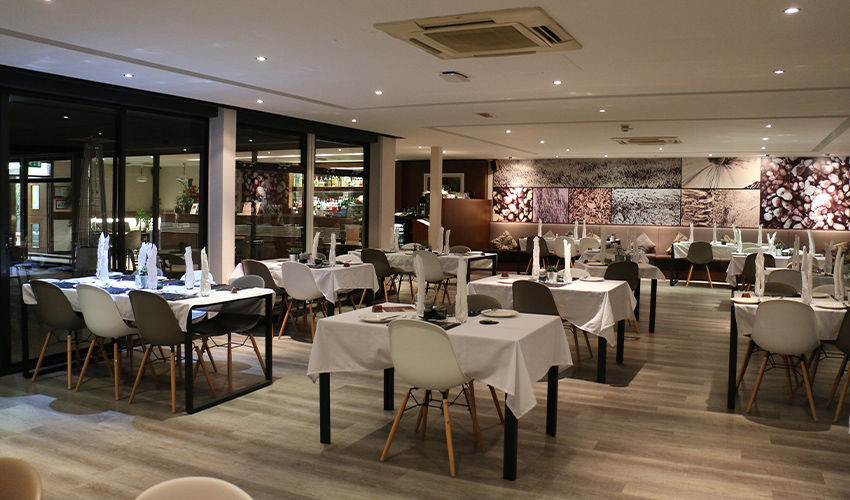 Our refined restaurant offers fine dining on campus.