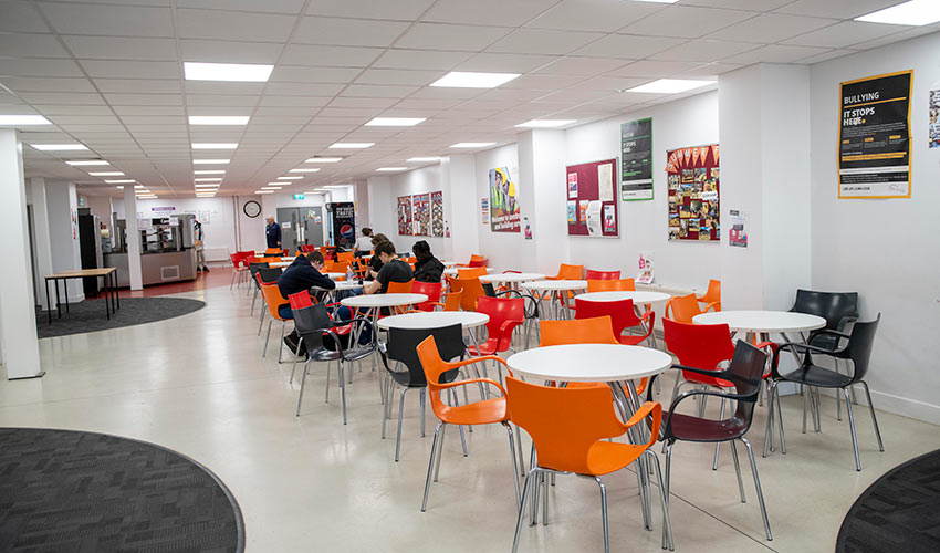 An on-site canteen serving hot meals, snacks, and drinks.