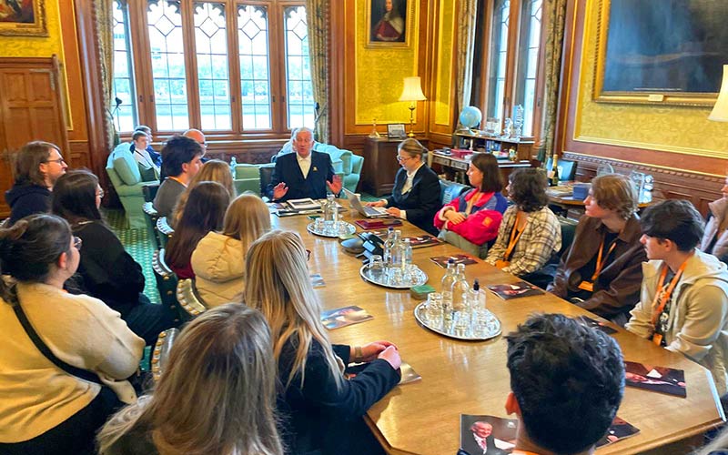 Students in QA with Sir Lindsay Hoyle
