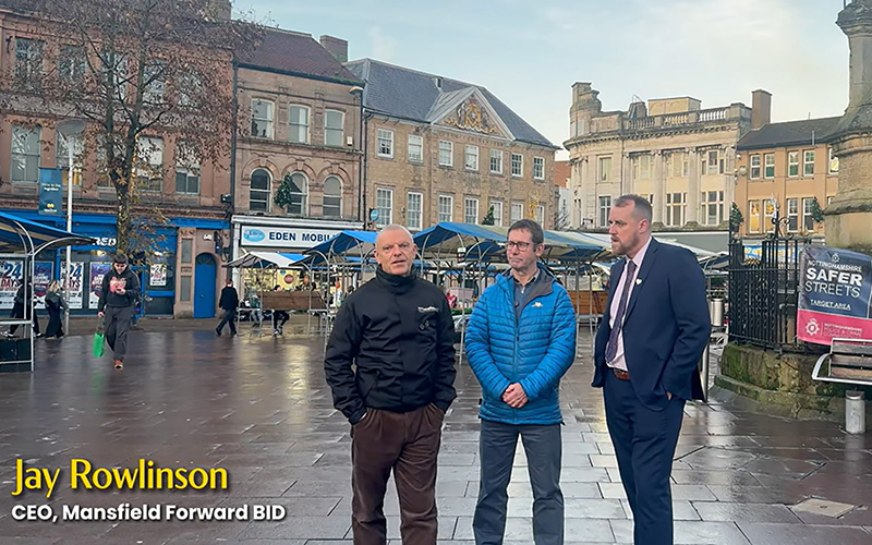 Jay Rowlinson Mayor Andy Abrahams and CEO of Mansfield District Council James Biddlestone
