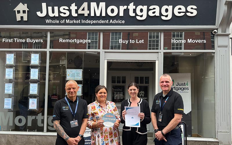 Independent mortgage consultants Just4Mortgages is one of the first businesses to receive a five-star customer service window sticker following a mystery shopper assessment through the academy.