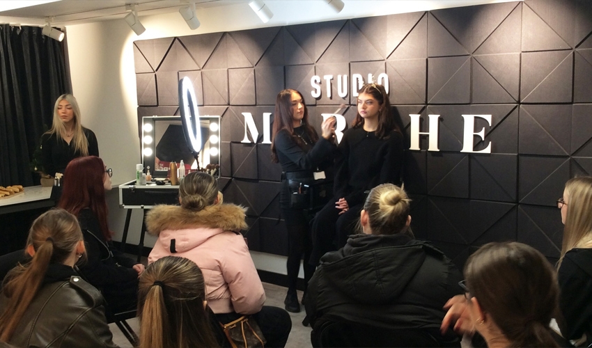 Students took part in a trip to Morphe Make-up in Nottingham to watch a seasonal Christmas glam make-up demonstration with their new range of products.